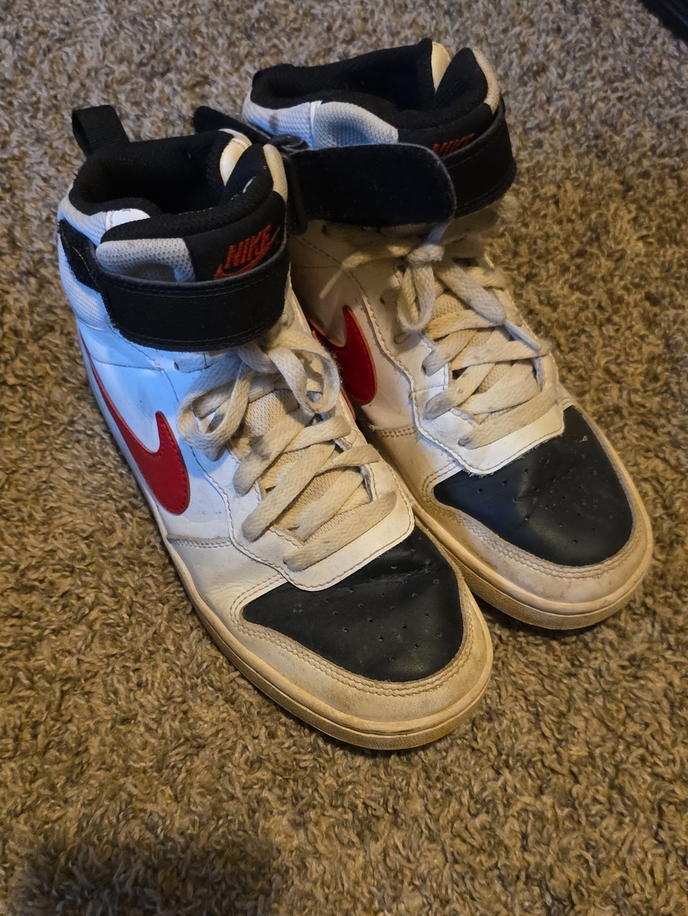 Nike Kids High-Top Sneakers in White, Black & Red Swoosh